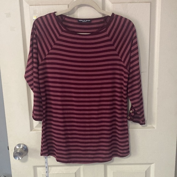 Cable & gauge striped soft tee with button sleeve acents - Picture 11 of 11